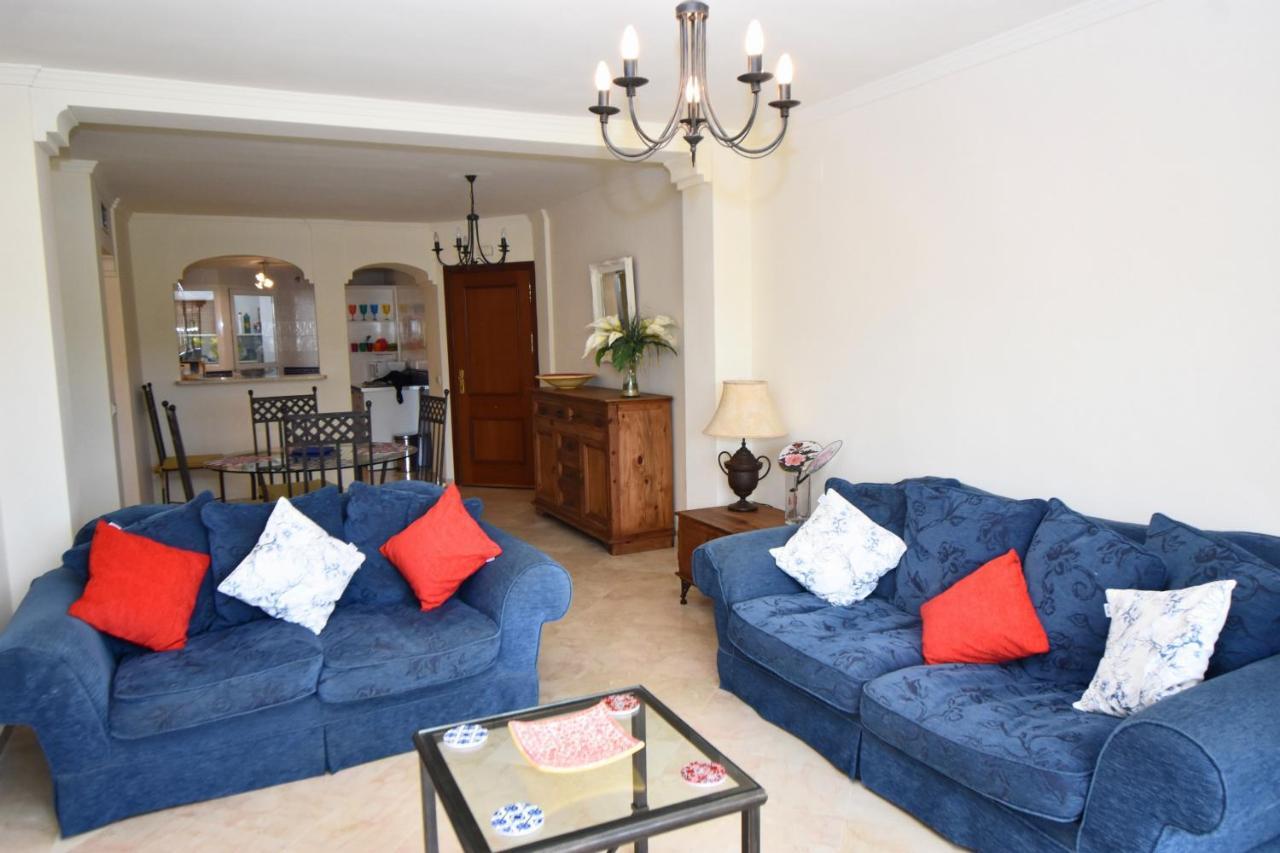פואנגירולה Beautiful Apt With Golf & Lake Views Mijas Golf מראה חיצוני תמונה
