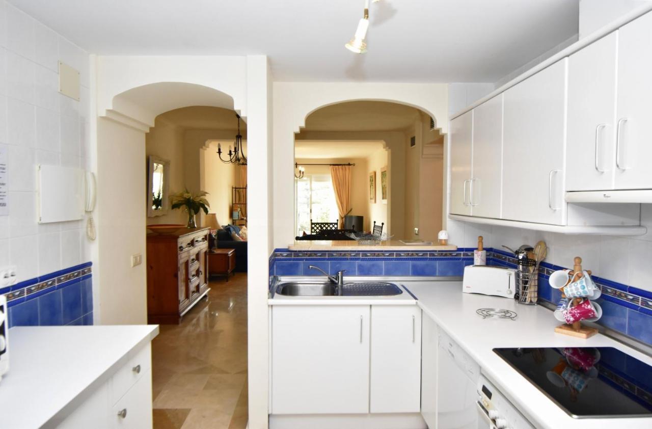 פואנגירולה Beautiful Apt With Golf & Lake Views Mijas Golf מראה חיצוני תמונה